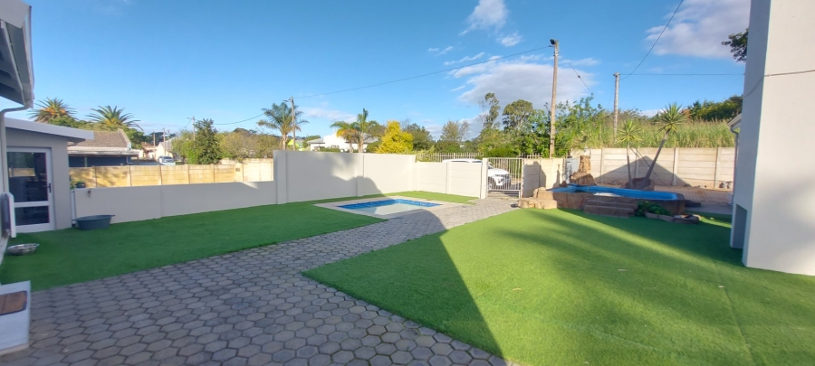 3 Bedroom Property for Sale in Albertinia Western Cape